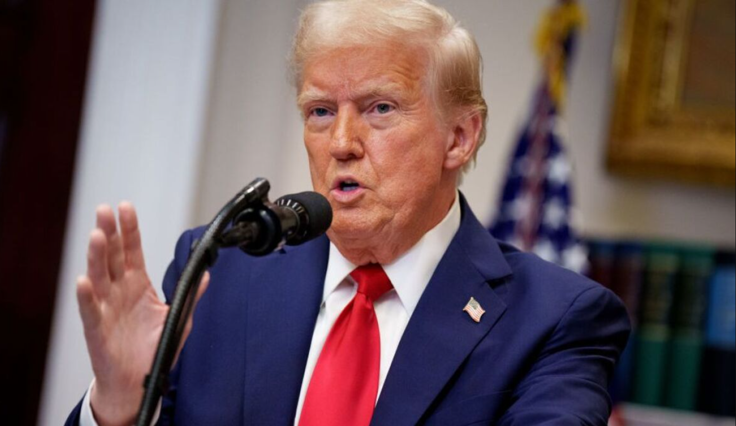 Trump threatens Russia with sanctions