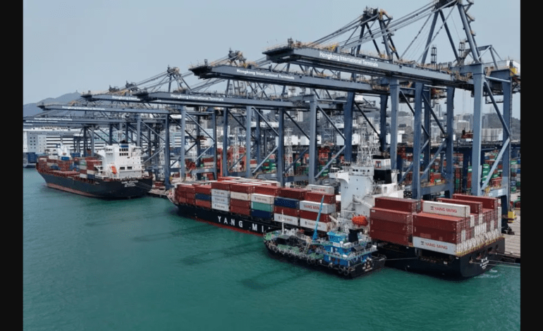 Largest port in US sounds alarm on Trump’s tariffs