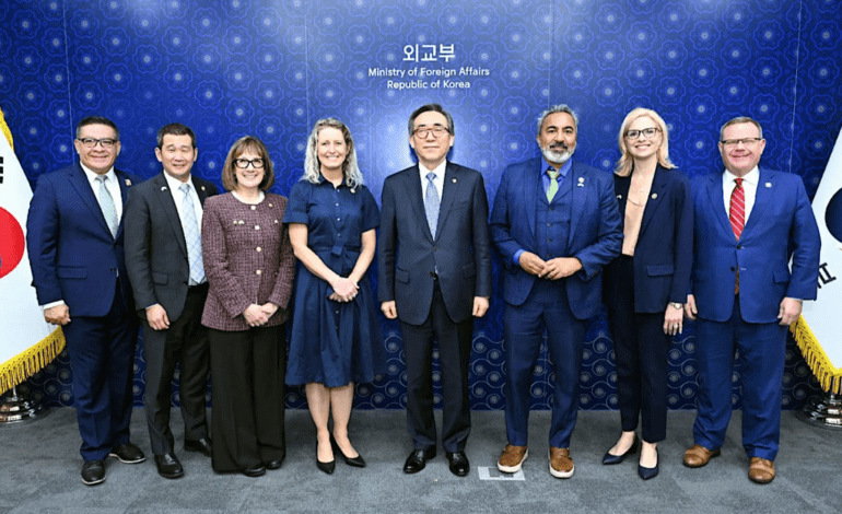 Iranian FM to visit Russia over Muscat nuclear talks