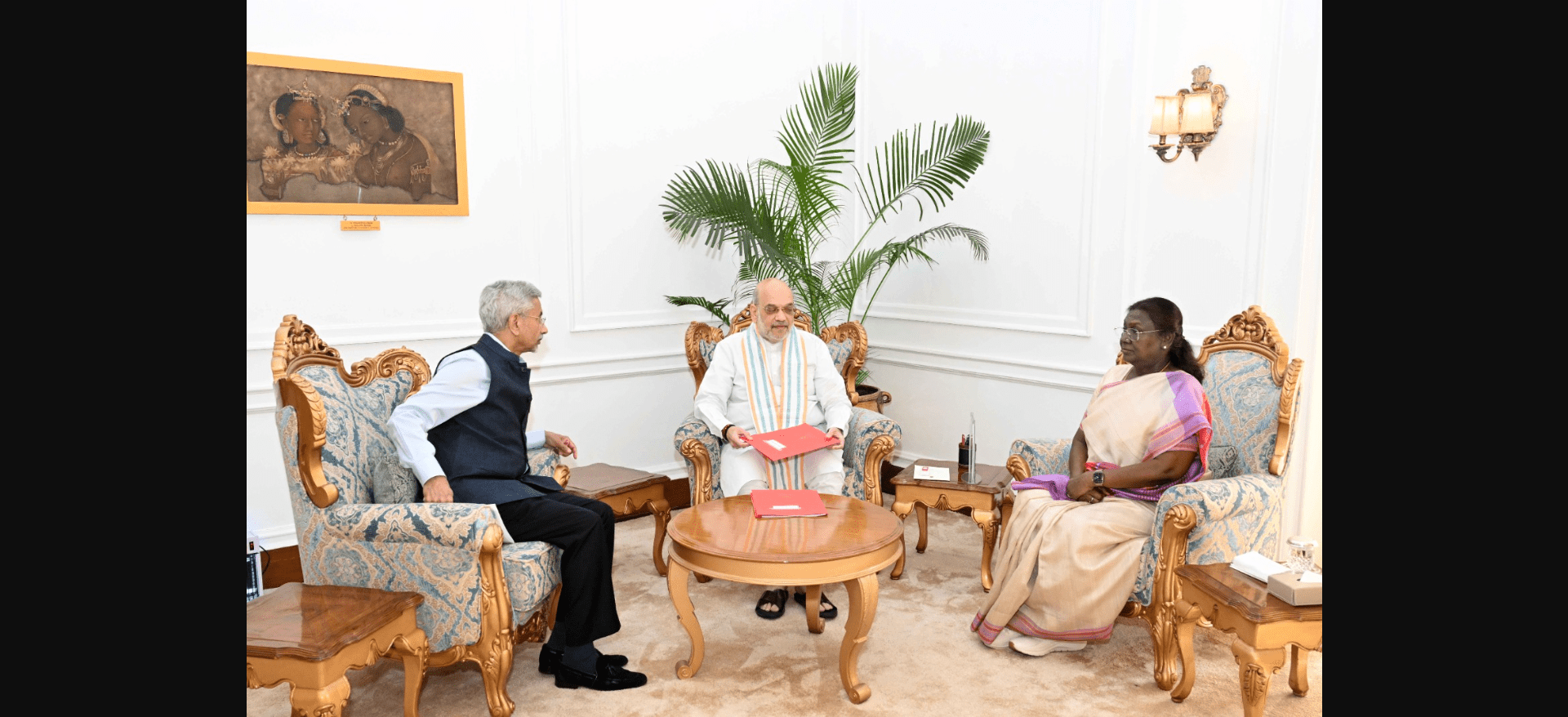 Shah and Jaishankar brief President, envoys on Pahalgam attack