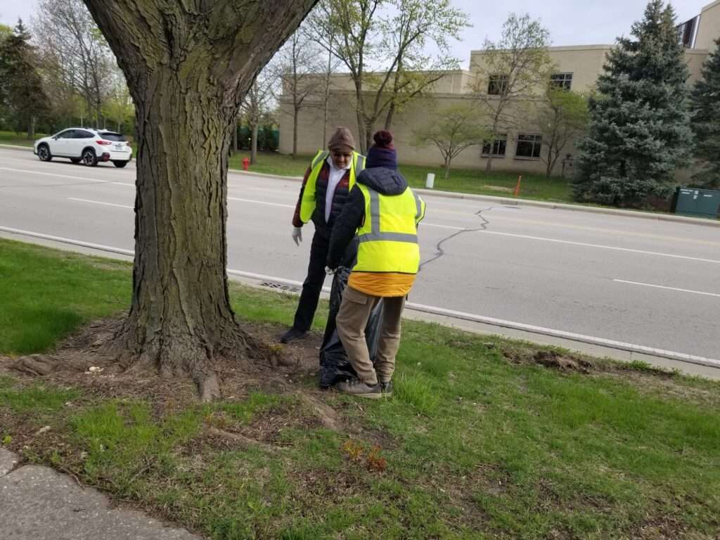 Buffalo Grove HSS leads community in highway cleanup effort