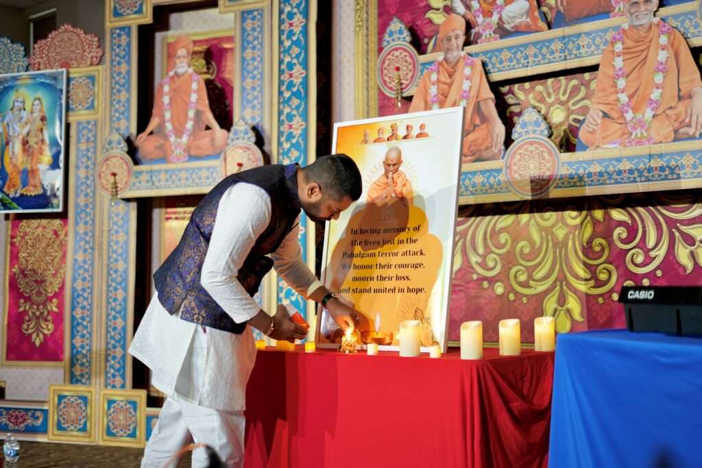 Harisumiran Temple hosts prayer event honoring victims of Kashmir terror attack