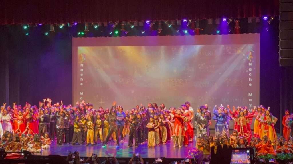 Directors dance dhamaka lights up Elgin