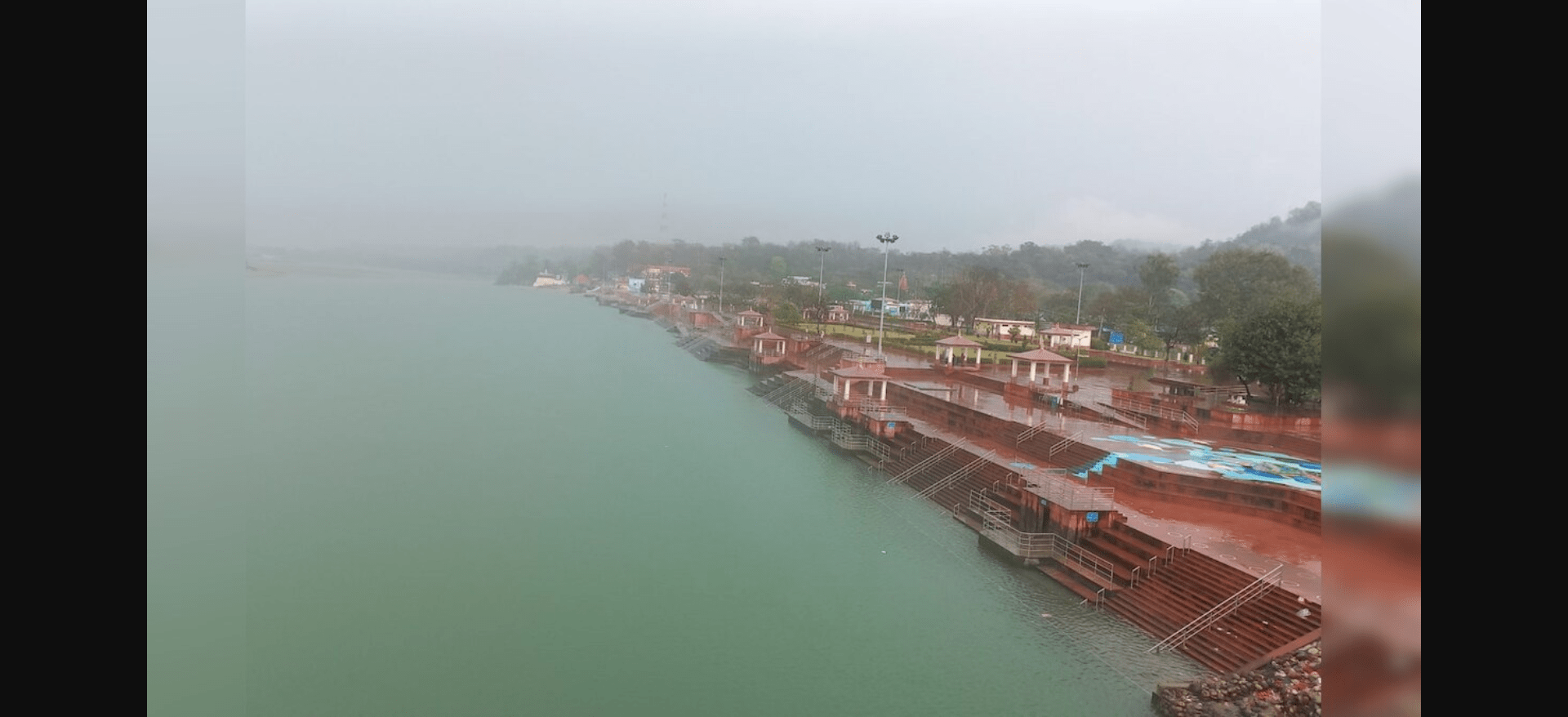 IndoUS Tribune की हरिद्वार मंदिर यात्रा का 11वाँ पड़ाव: बिड़ला घाट – गंगा तट पर शांति, श्रद्धा और साधना का संगम