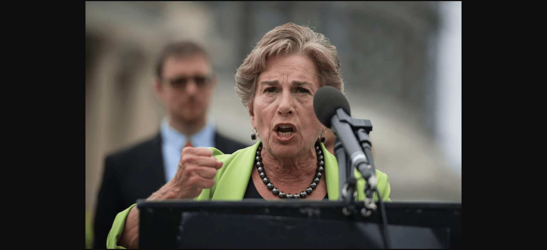 Congresswoman Jan Schakowsky announces retirement after 26 years of service