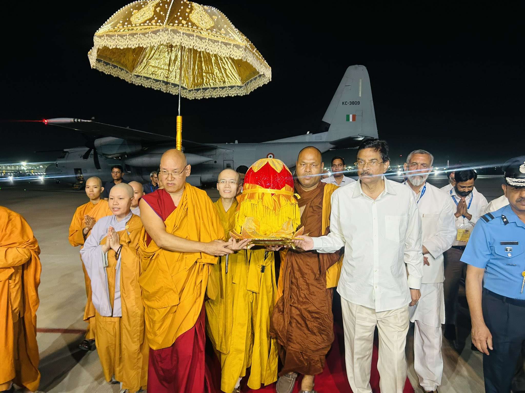 Buddha relics return to India after month-long Vietnam tour