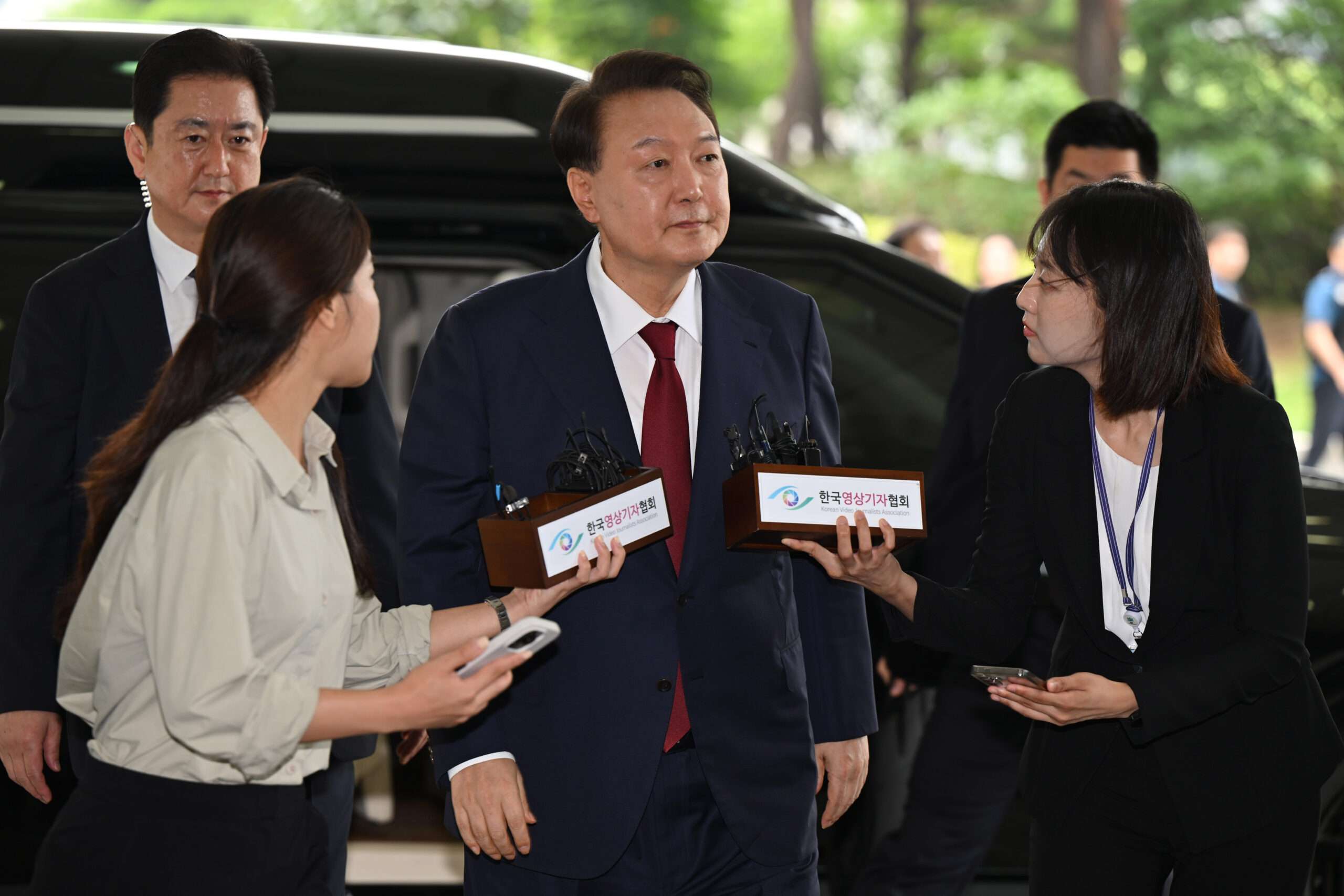 Ex-President Yoon to face special counsel questioning on Saturday