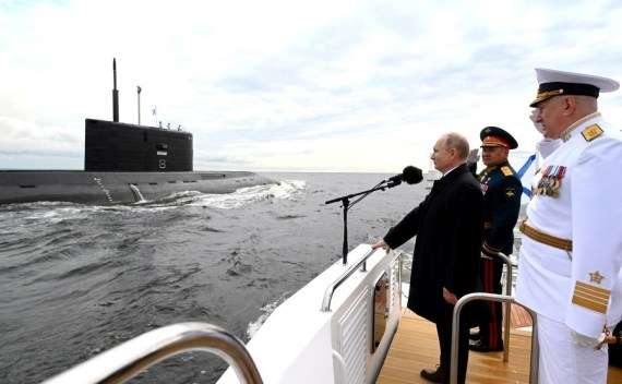 Putin hails Russian Navy as key to sovereignty, security