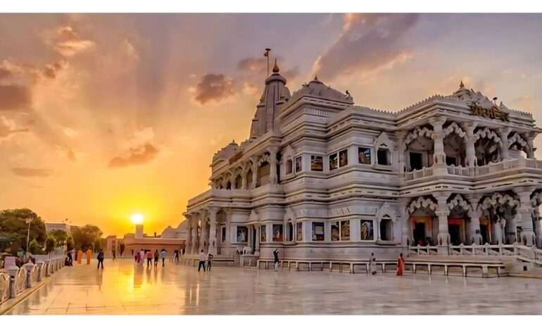 वृंदावन मंदिर यात्रा का तीसरा पड़ाव प्रेम मंदिर के दिव्य दर्शन