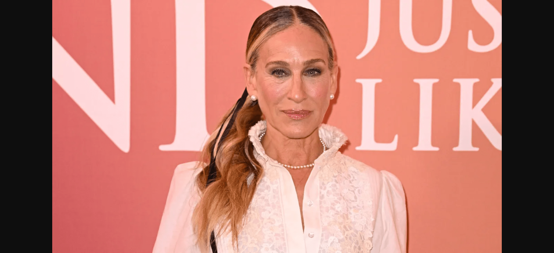 Sarah Jessica Parker explains why she avoids politics on social media