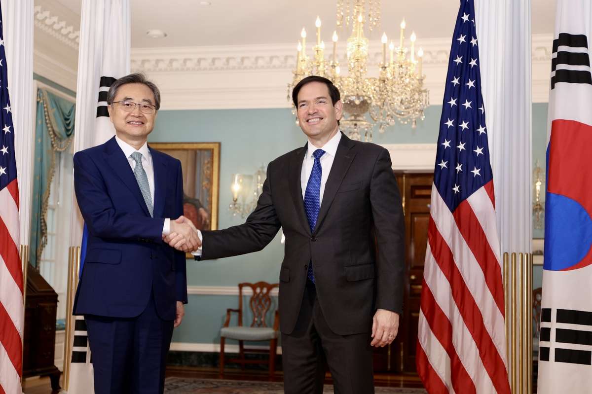 South Korea, US top diplomats hold first talks after trade agreement
