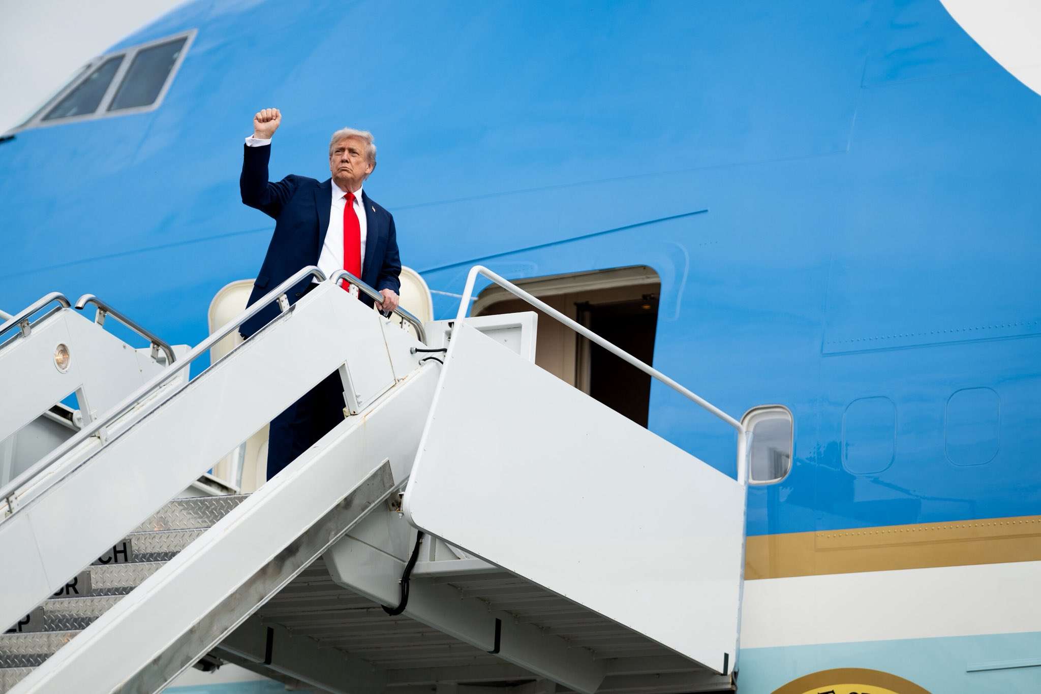 Trump backs peace deal over ceasefire to end Ukraine war