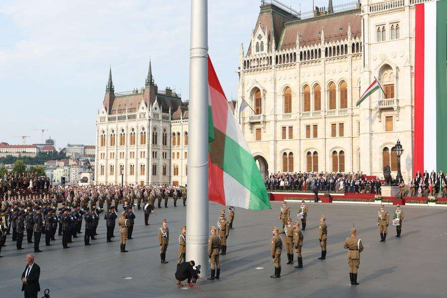 Hungary marks statehood with cultural programs and fireworks