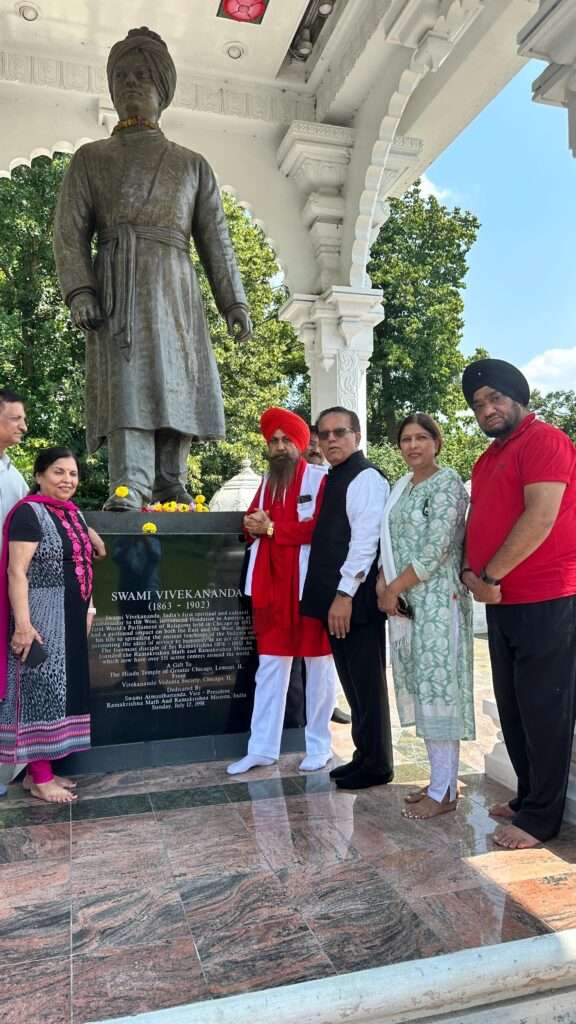 Lakhbir Singh Lakha visits Hindu Temple of Greater Chicago during US tour
