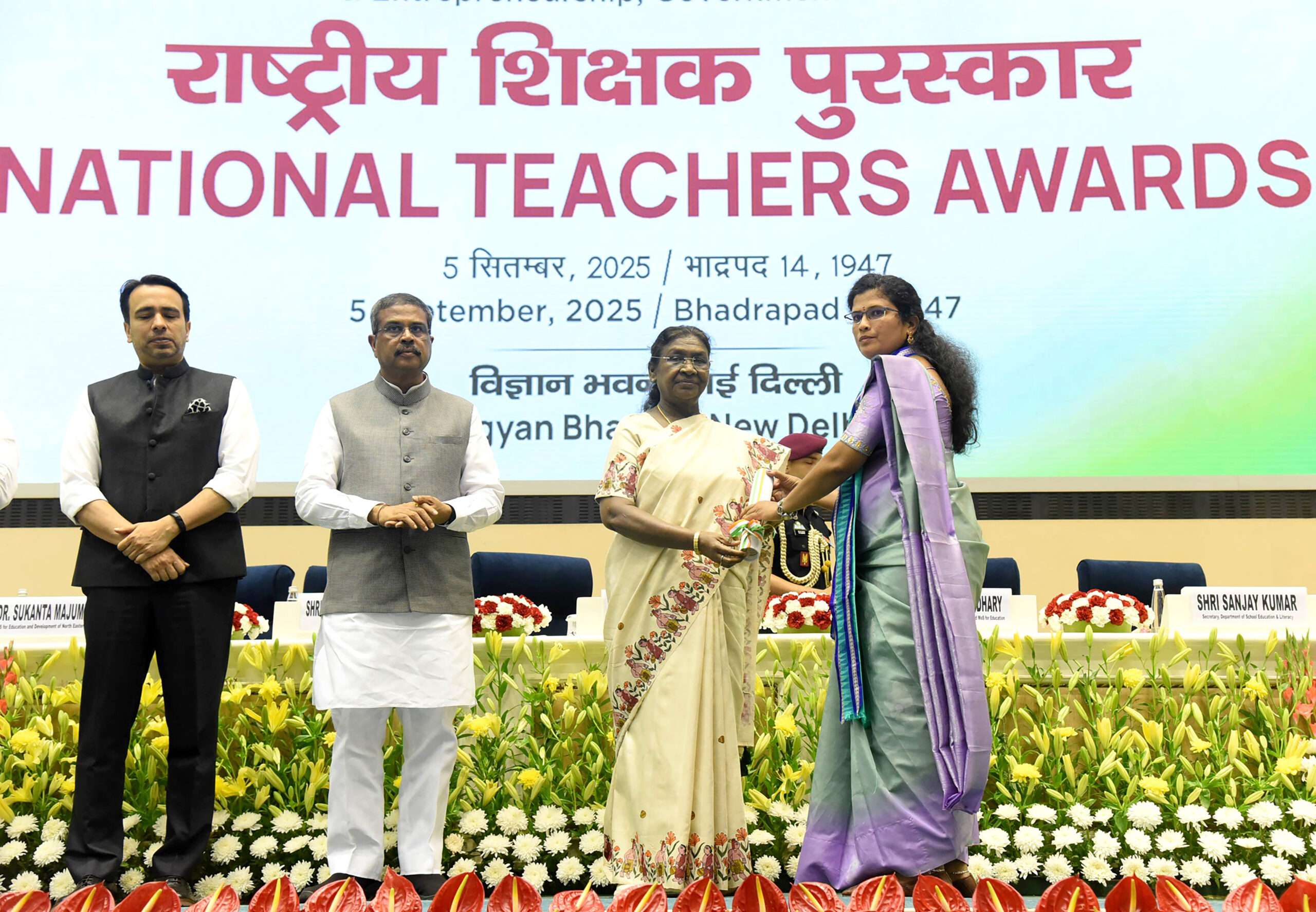 Prez Murmu extends Rosh Hashanah greetings to Israel, wishes peace and prosperity