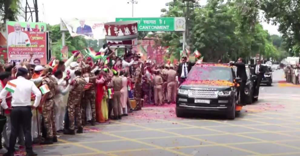 Varanasi gives grand welcome to PM Modi ahead of talks with Mauritius PM Ramgoolam