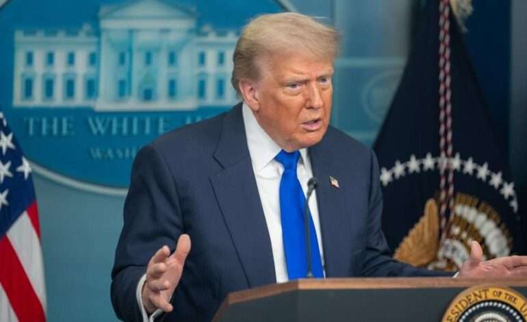 Trump shifts stance, says Ukraine can “fight and win” back lost territory