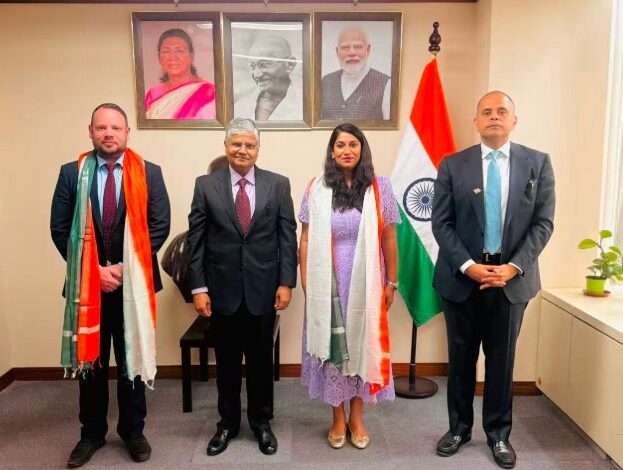 Indian envoy felicitates educator as Hindi teaching takes root in China’s Shanghai