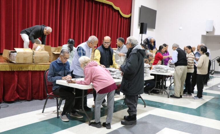 Indian seniors of Chicago spread festive cheer with Christmas gift distribution