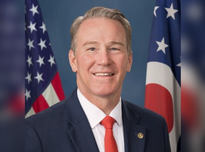 Bipartisan US senators introduce bill to sanction buyers of Russian oil