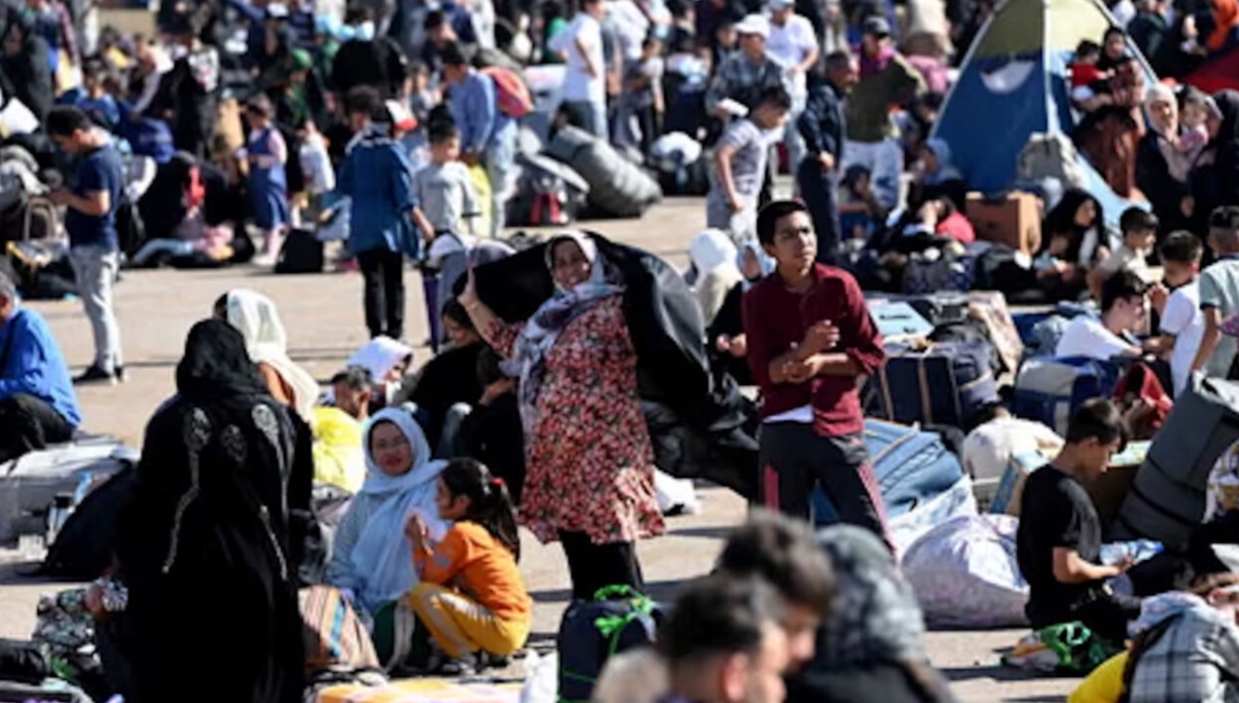 Afghanistan sees 2.8 million refugees return home in 2025: Government