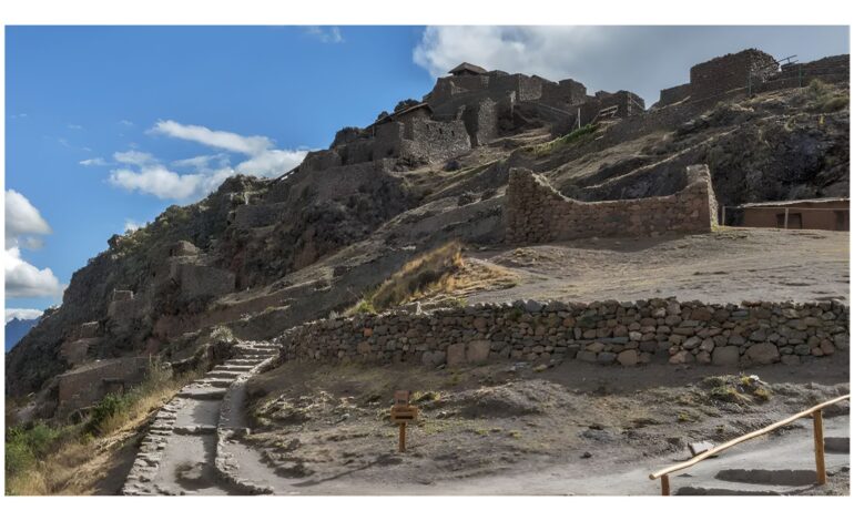 चौथा पड़ाव: नक्सा परवत मंदिर के खंडहर IndoUS Tribune की “मंदिरों की यात्रा” श्रृंखला का नया अध्याय