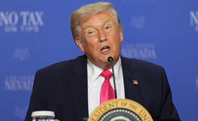 “Lots of bombs” warning as Trump raises stakes on Iran talks