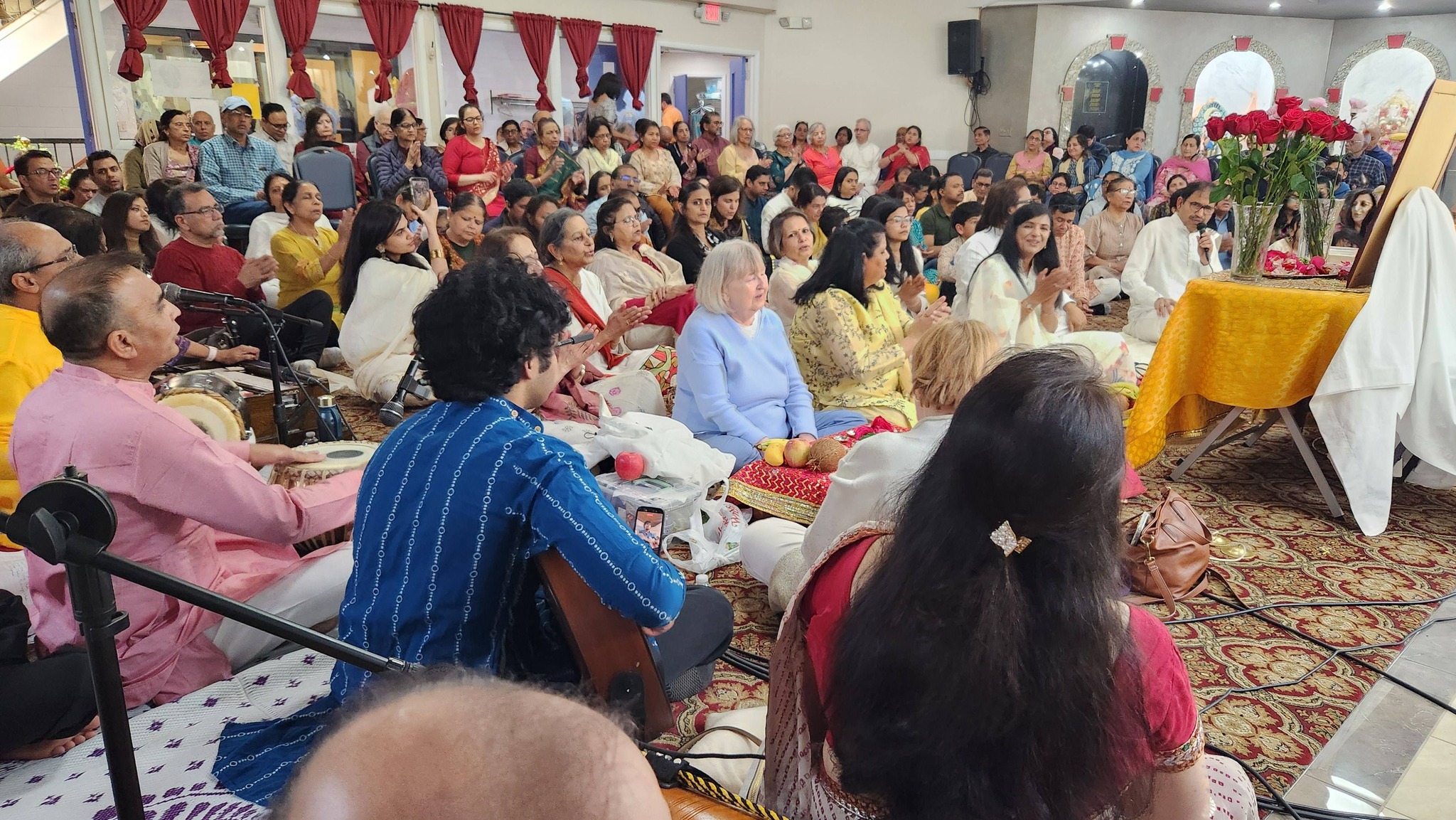 Art of Living Chicago marks Gurudev Sri Sri Ravi Shankar’s birthday with service and devotion