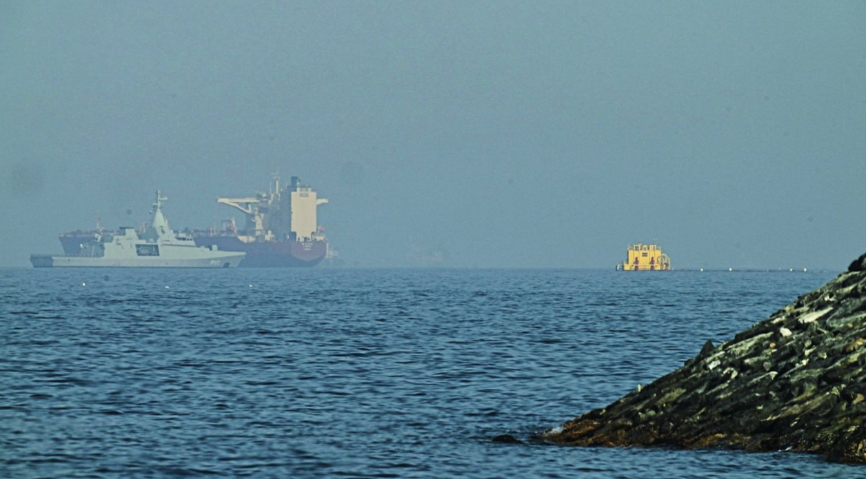 Iran reviews U.S. proposal as Trump pressures Tehran to reopen Strait of Hormuz