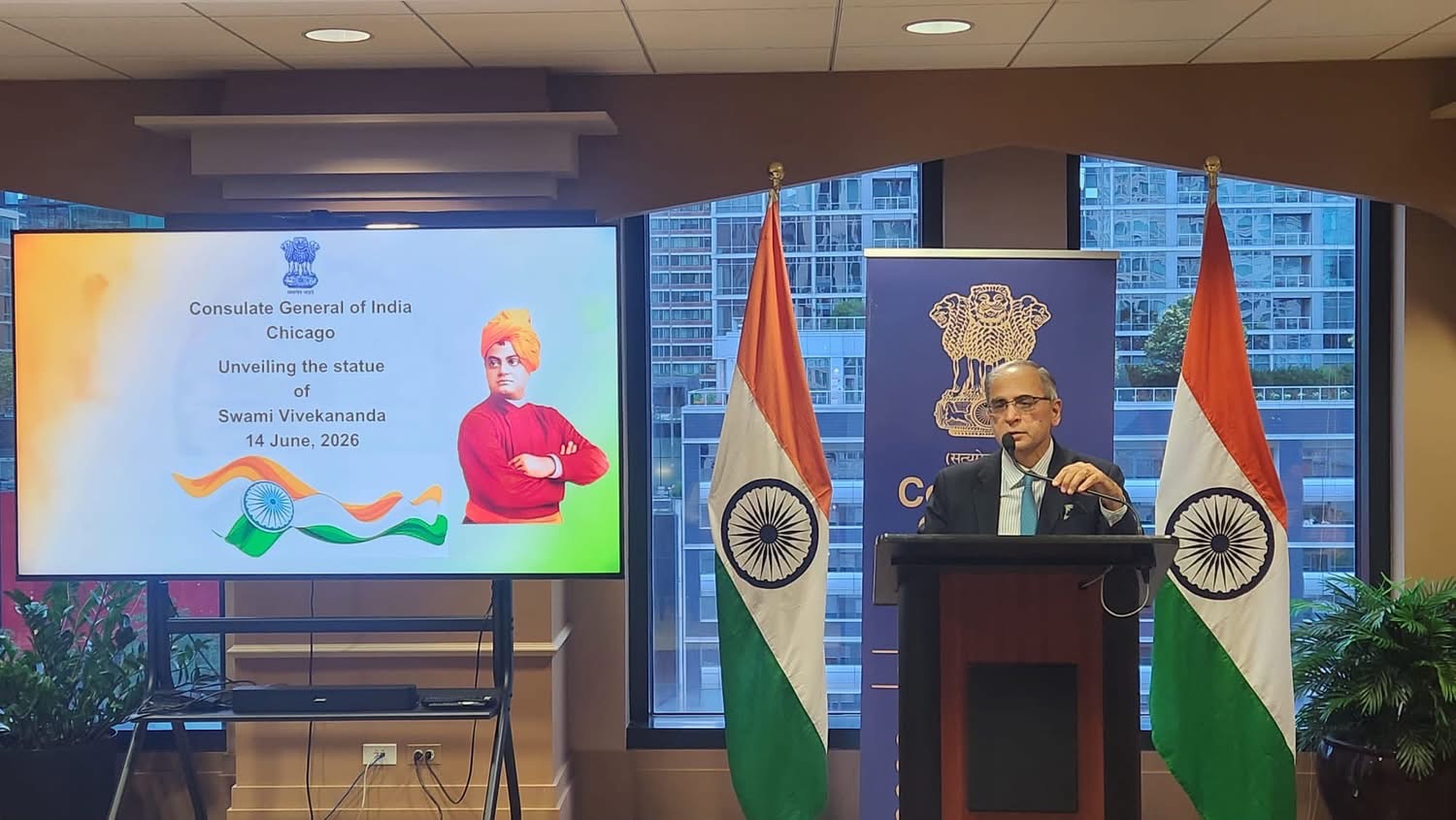 Ambassador Vinay Mohan Kwatra unveils Swami Vivekananda statue at Indian Consulate in Chicago