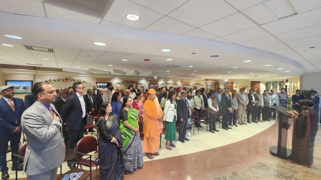 Ambassador Vinay Mohan Kwatra unveils Swami Vivekananda statue at Indian Consulate in Chicago
