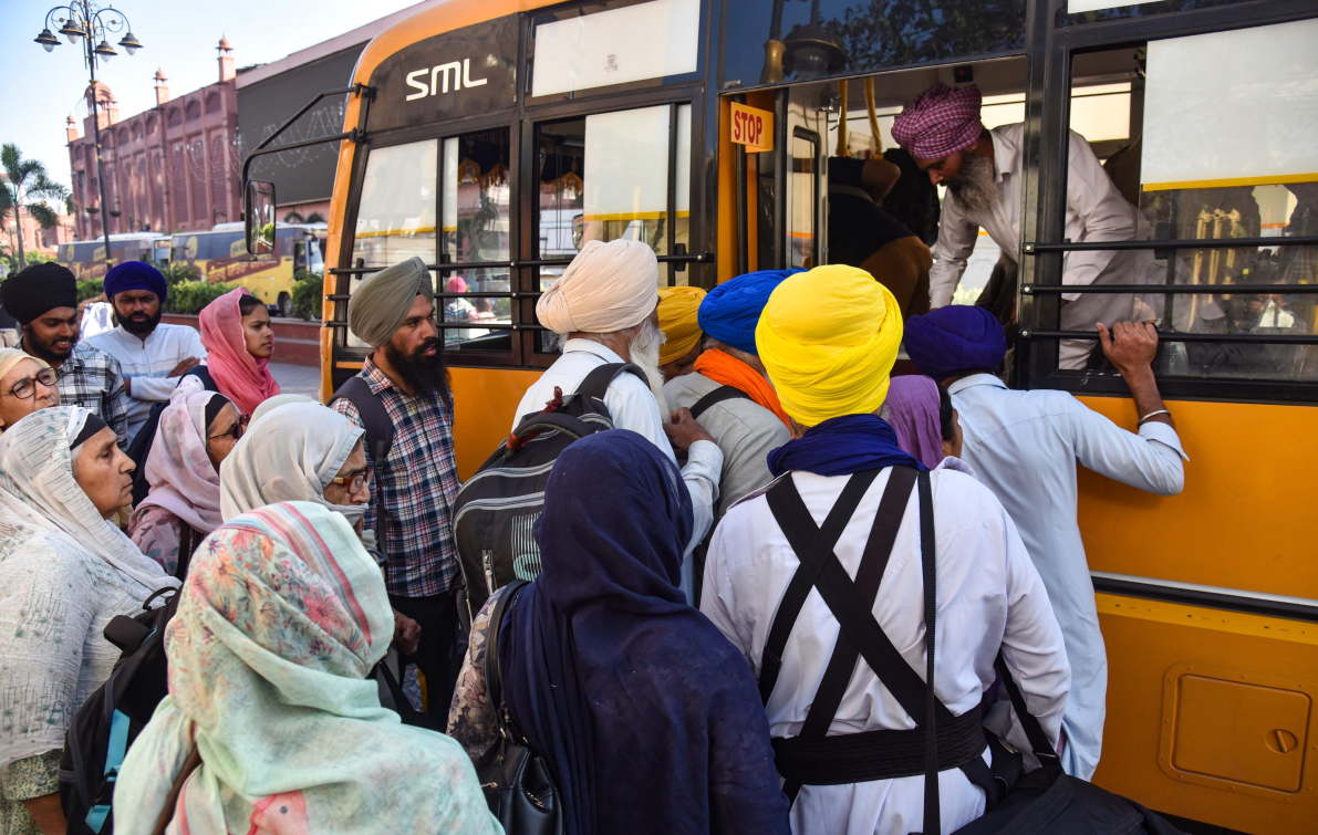 Pakistan issues 737 visas to Indian pilgrims for Guru Arjan Dev Ji’s martyrdom anniversary