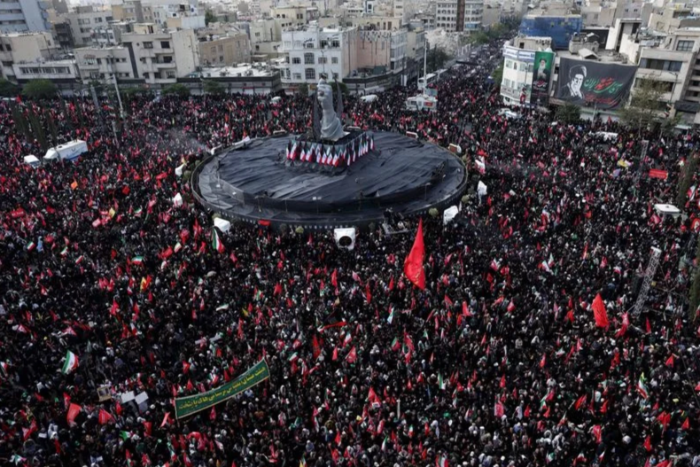 Iranian mourners call for revenge against Trump during Khamenei funeral procession