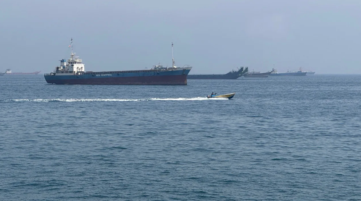 No ship can safely pass Hormuz without our permission: Iranian army