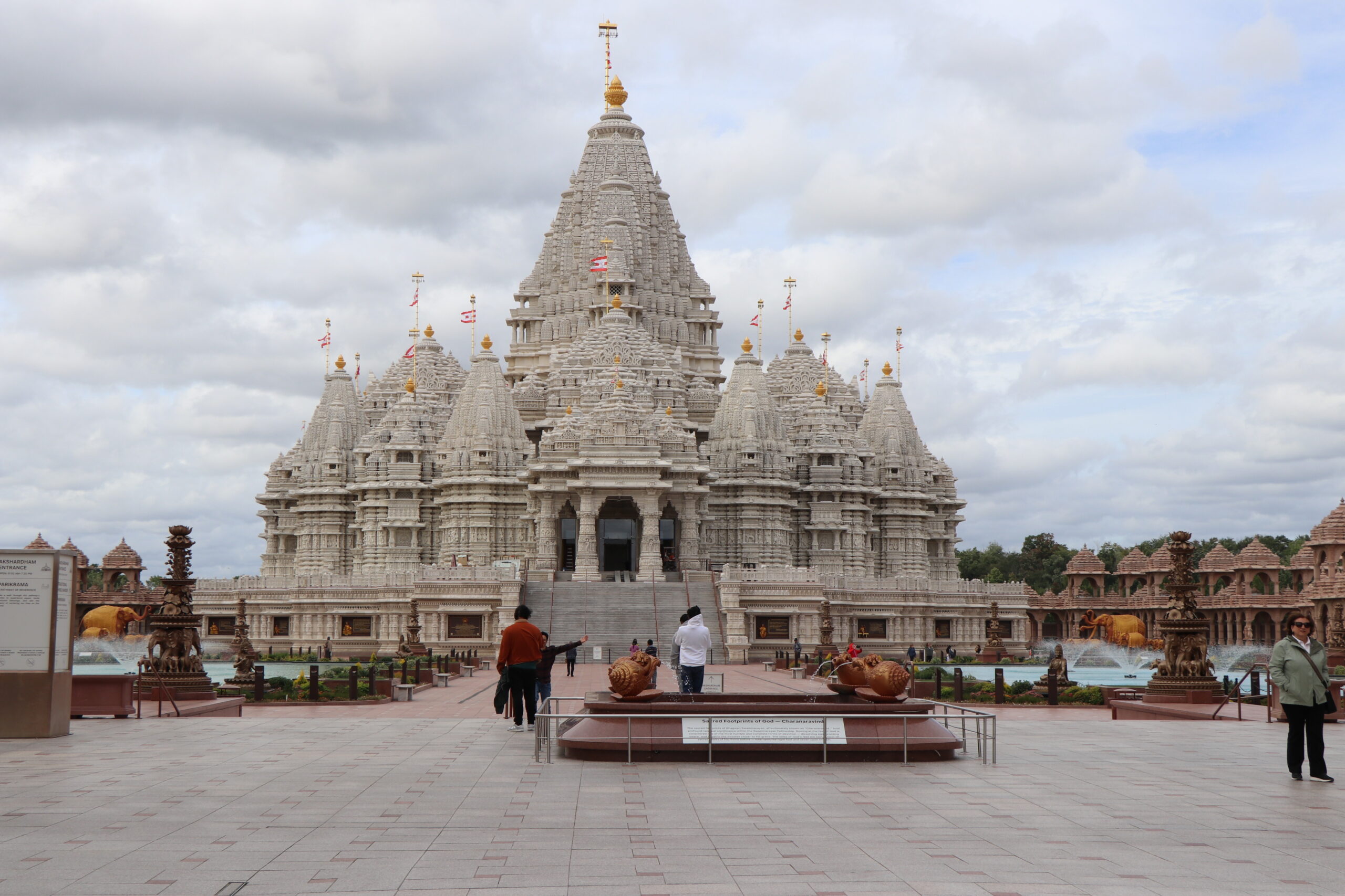 Bharatiya Seniors of Chicago organizes five-day pilgrimage to Akshardham, Vraj Mandir and Vrindavan